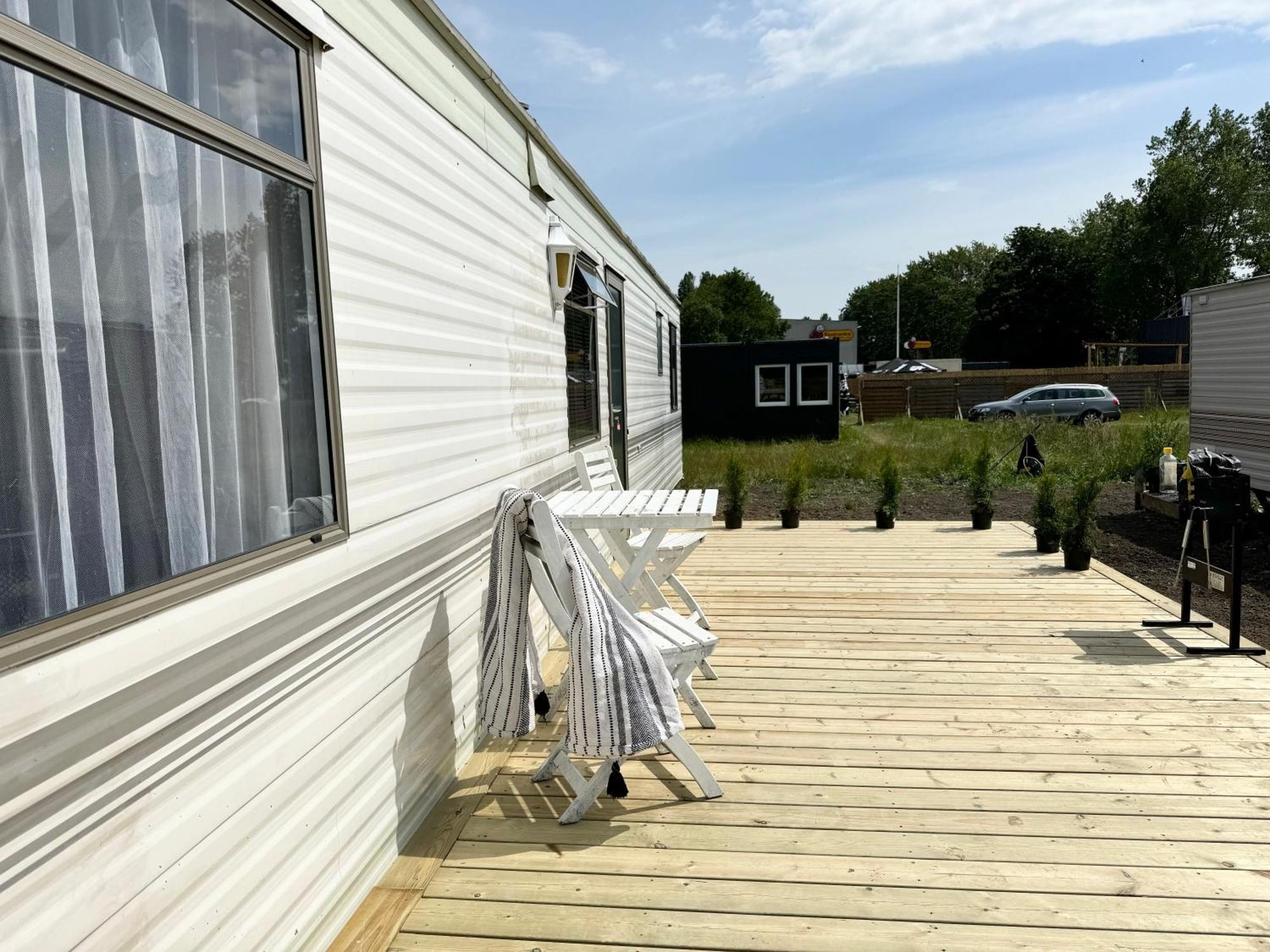 Lucy Duzy Kempingowy - Nowy Camp Spot Campsite Chalupy